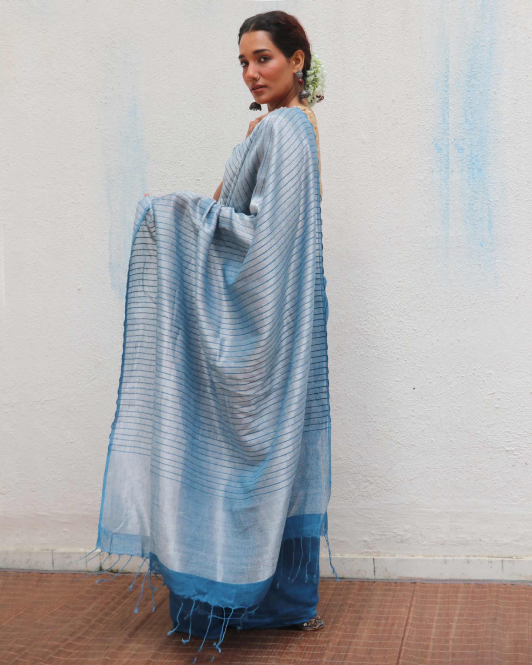 Anumeha Blue Handwoven Linen Zari Saree - Jheel - Image 8