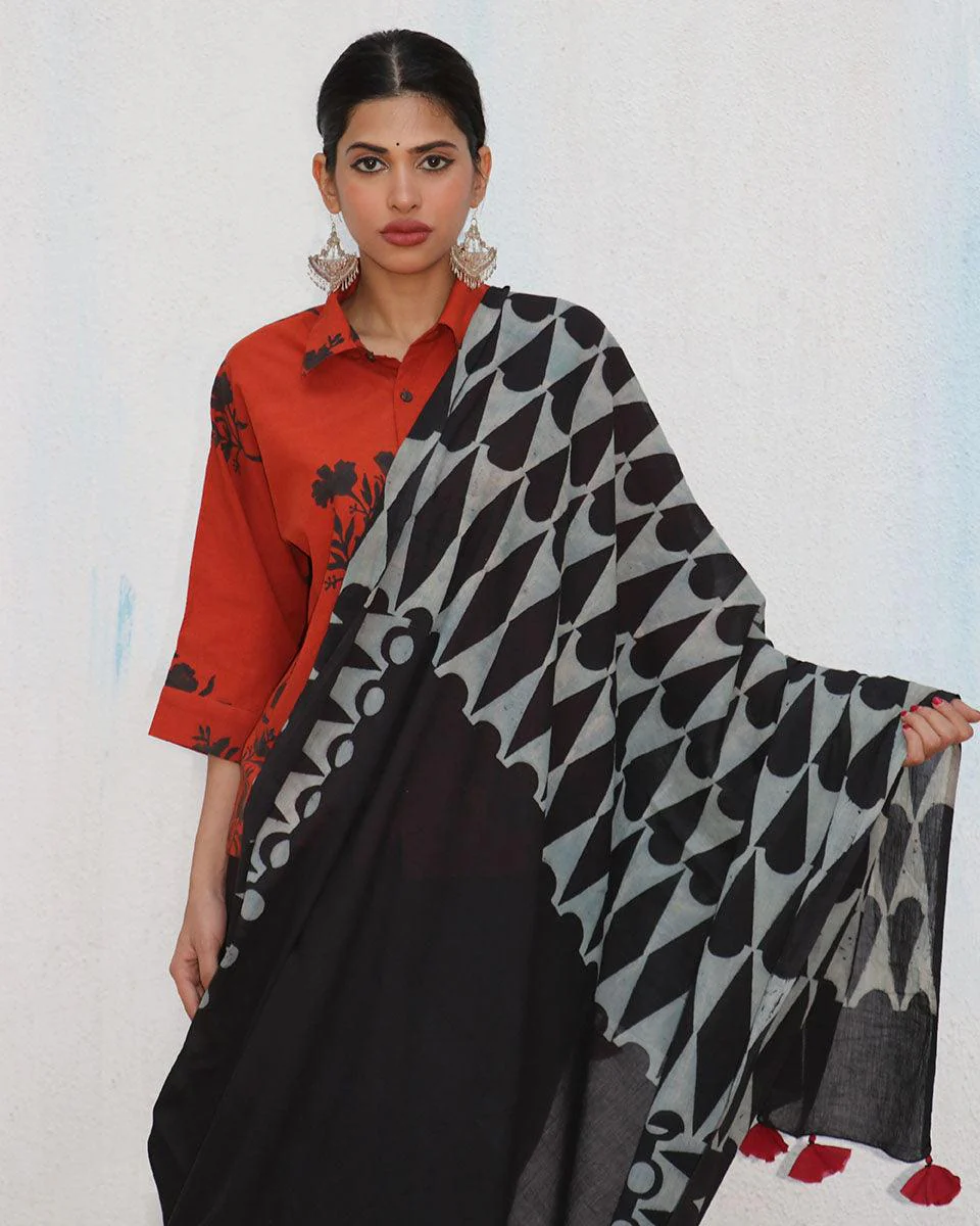 Barkha Black Block printed Cotton Saree - NOMAD - Image 5