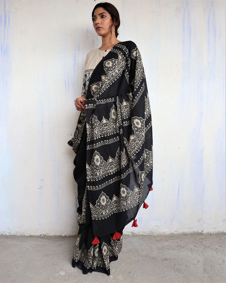 Black Block Printed Cotton Mul Saree -God - Image 5