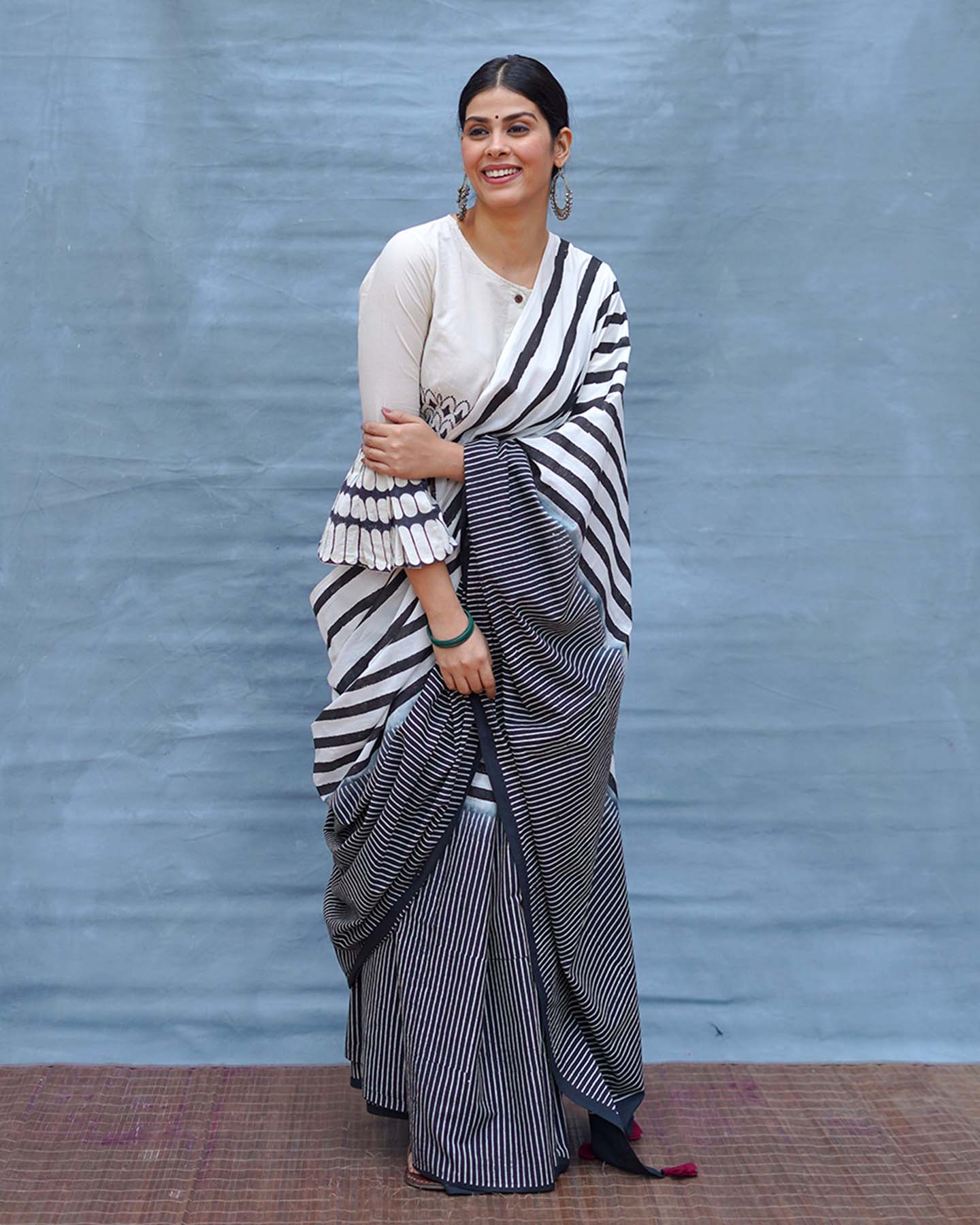 Black or White Handblock Print Cotton Saree - MIS - Image 10