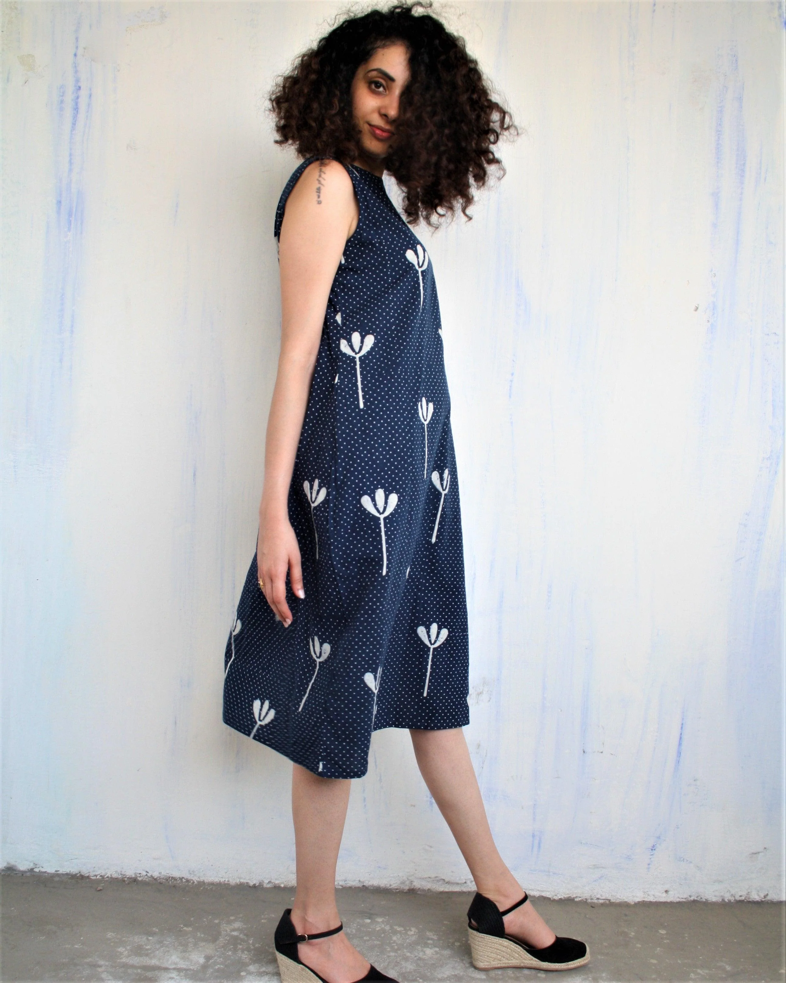 Blue Floral Blockprited Cotton Sleeveless Dress - Image 2