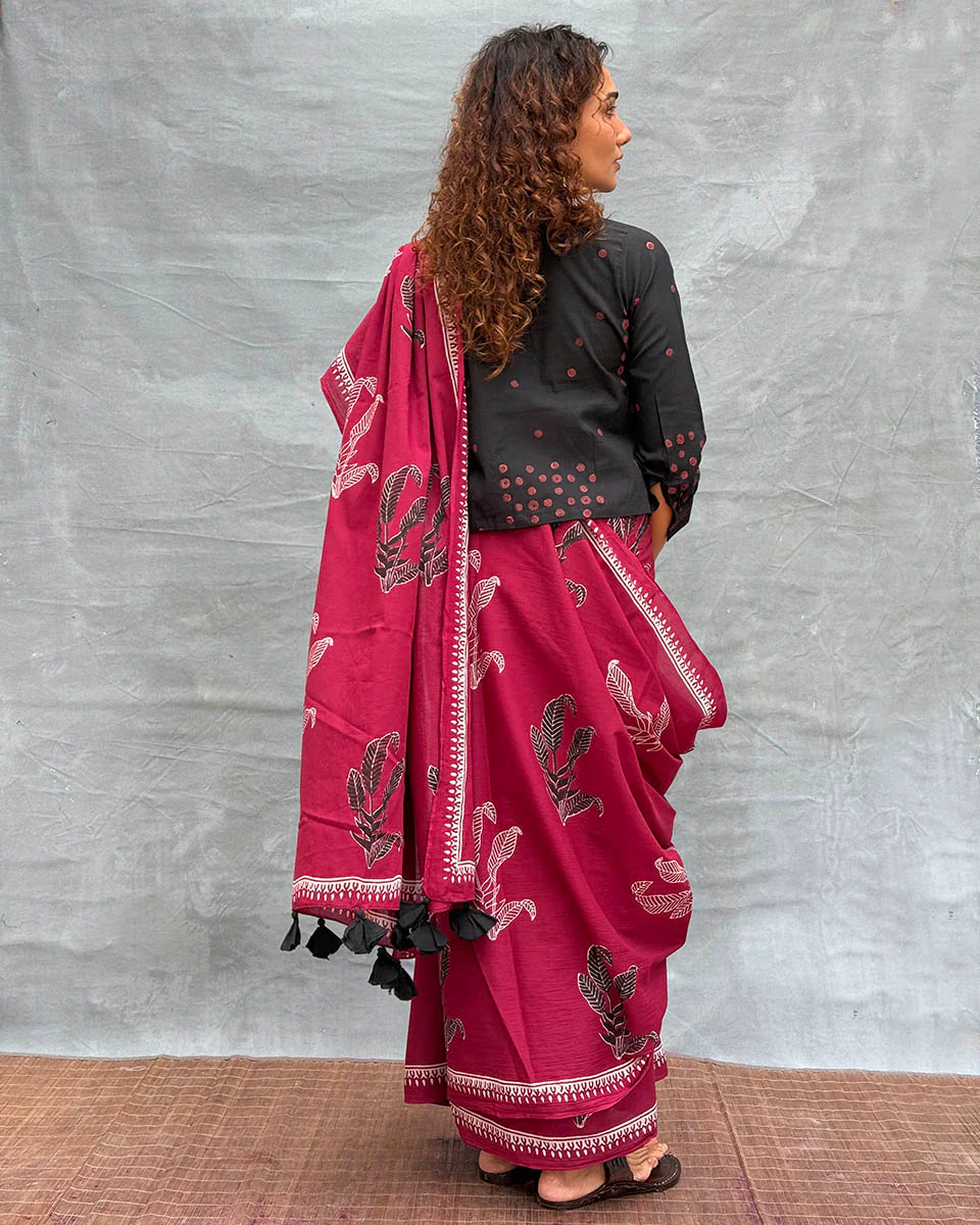 Breeze Maroon Block printed Cotton Saree - Image 7