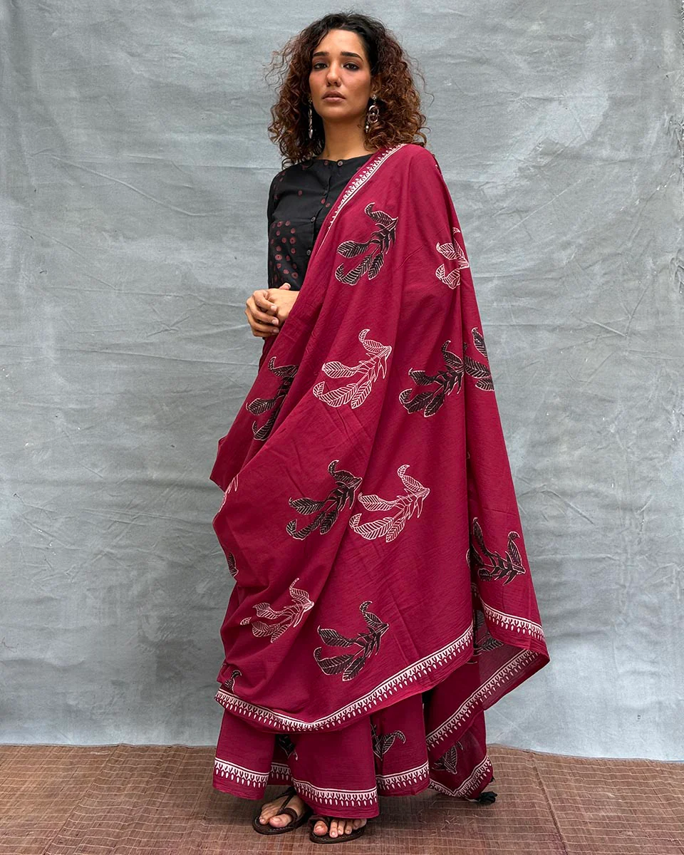 Breeze Maroon Block printed Cotton Saree - Image 8