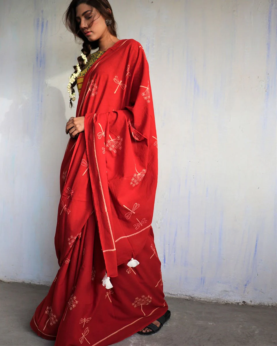 Red Blockprinted Cotton Mul Saree - God - Image 3