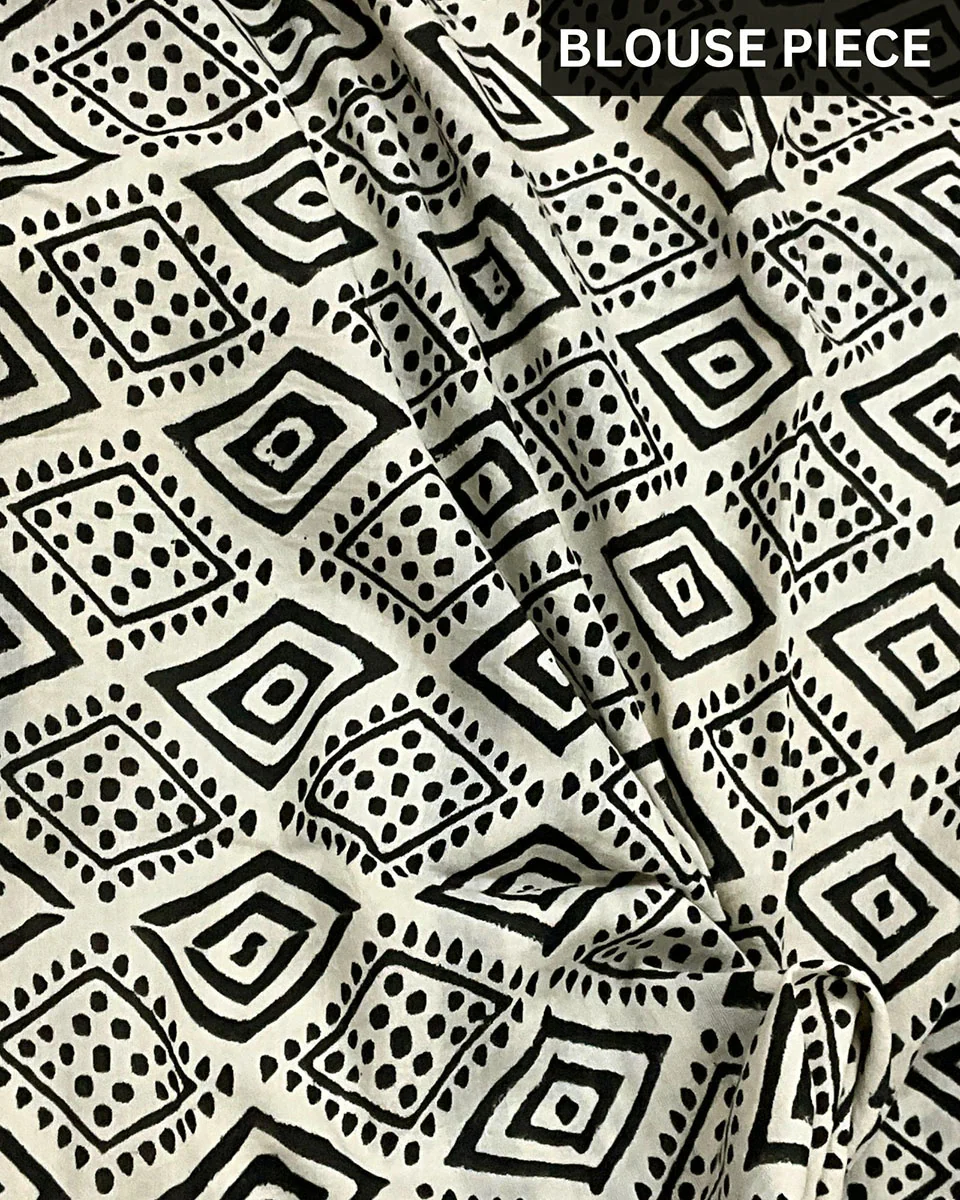Ivory Blockprinted Cotton Mul Saree - God - Image 4