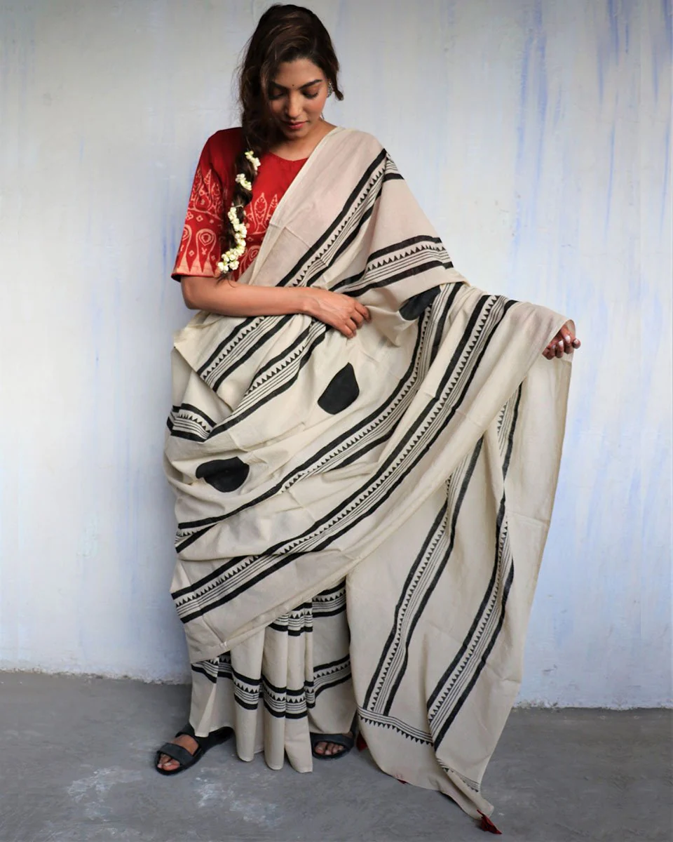 Ivory Blockprinted Cotton Mul Saree - God - Image 5