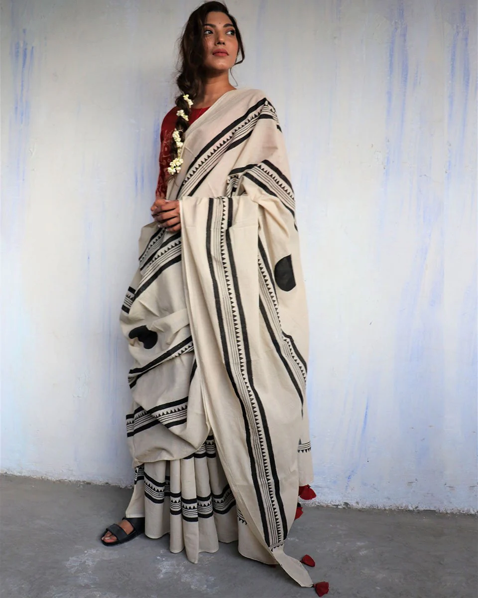 Ivory Blockprinted Cotton Mul Saree - God - Image 6