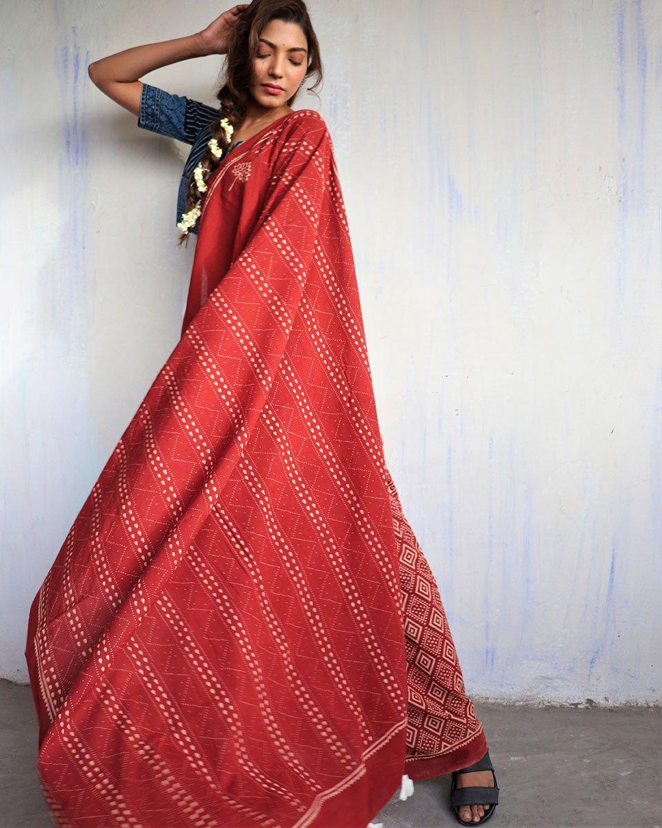 Marron Blockprinted Cotton Mul Saree - God - Image 3