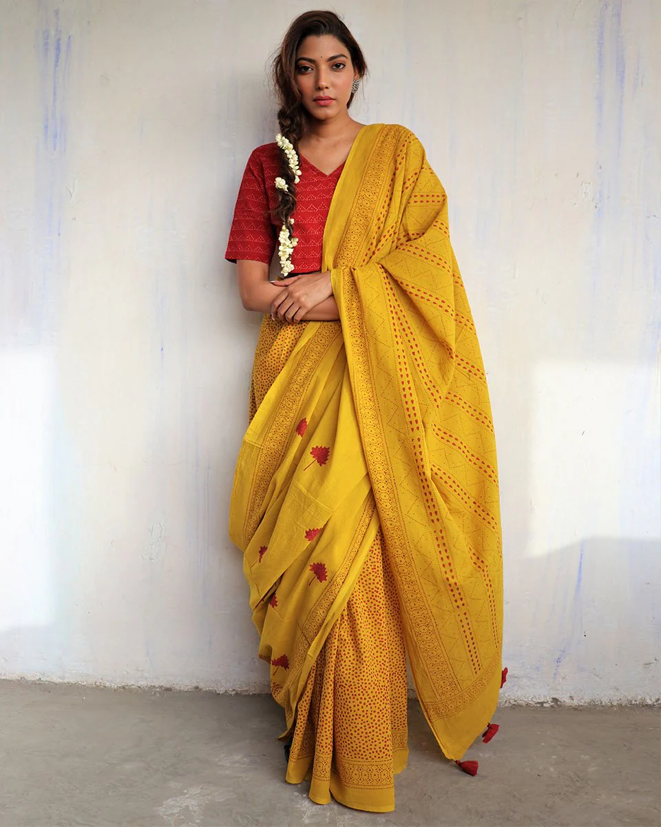 Yellow Blockprinted Cotton Mul Saree - God - Image 2