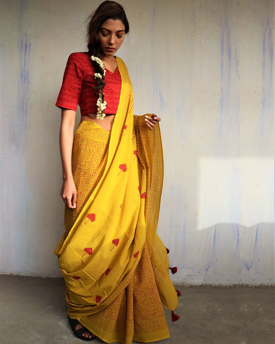 Yellow Blockprinted Cotton Mul Saree - God - Image 5