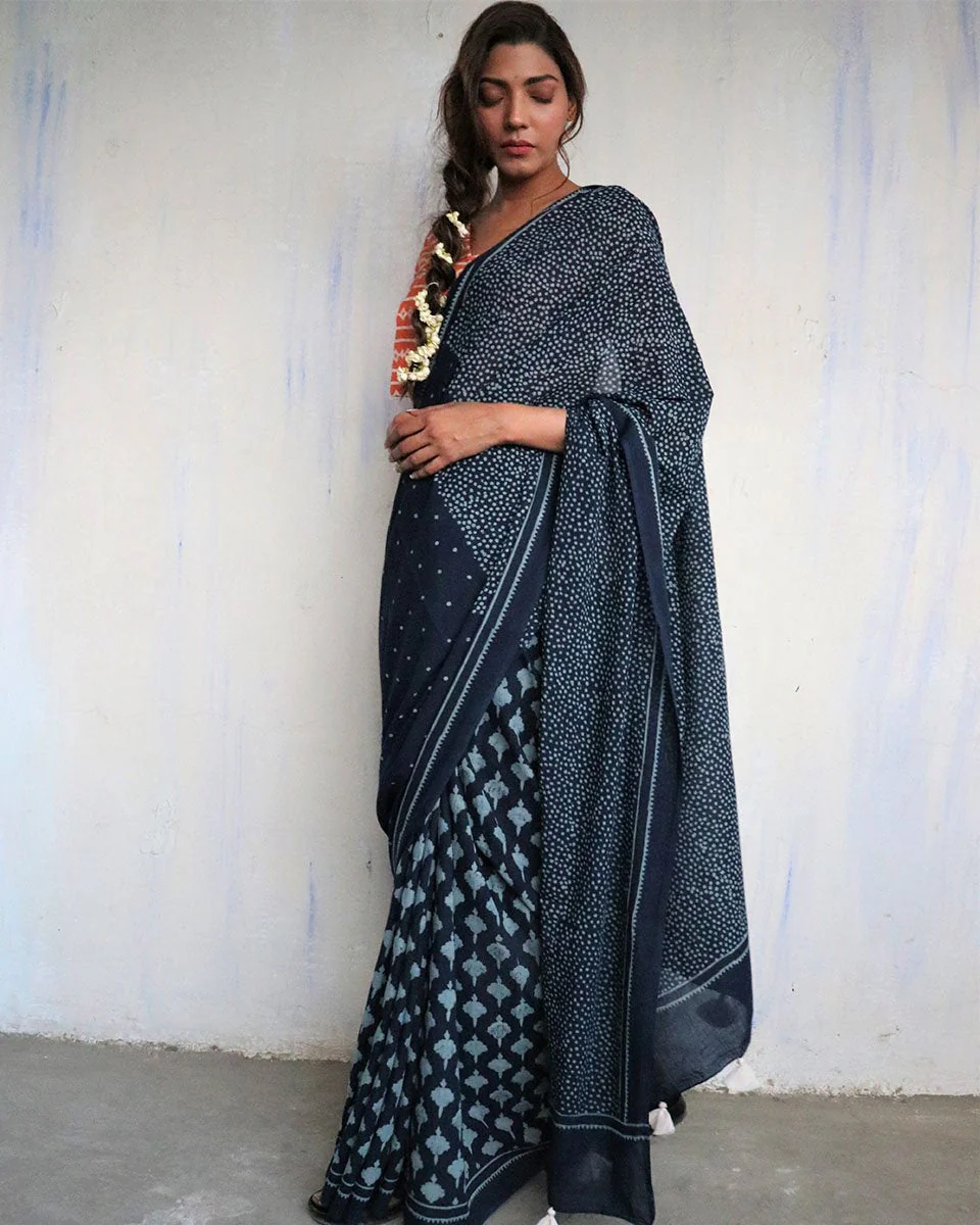 Blue Blockprinted Cotton Mul Saree - God - Image 4