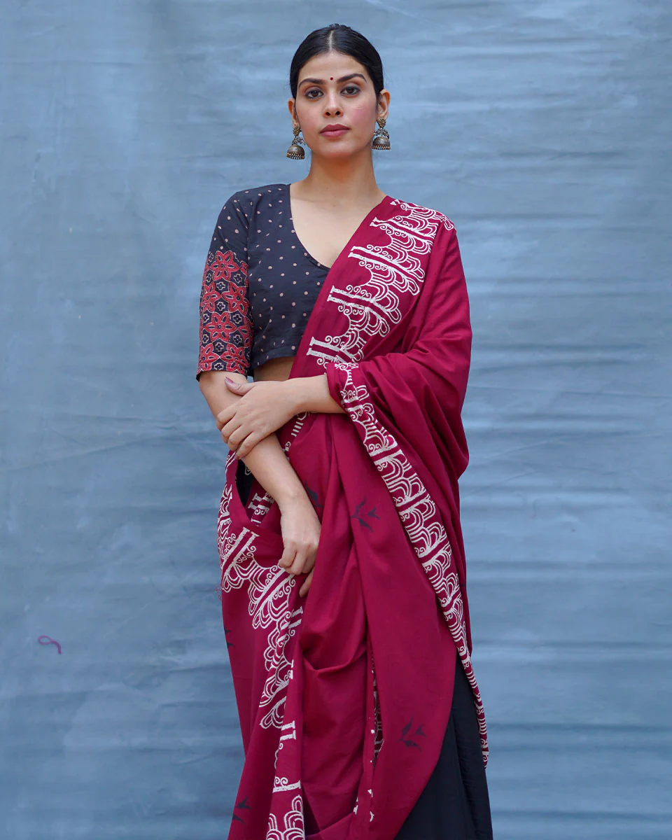 Damini Maroon With Black Handblock Printed Cotton Saree - Soil - Image 11