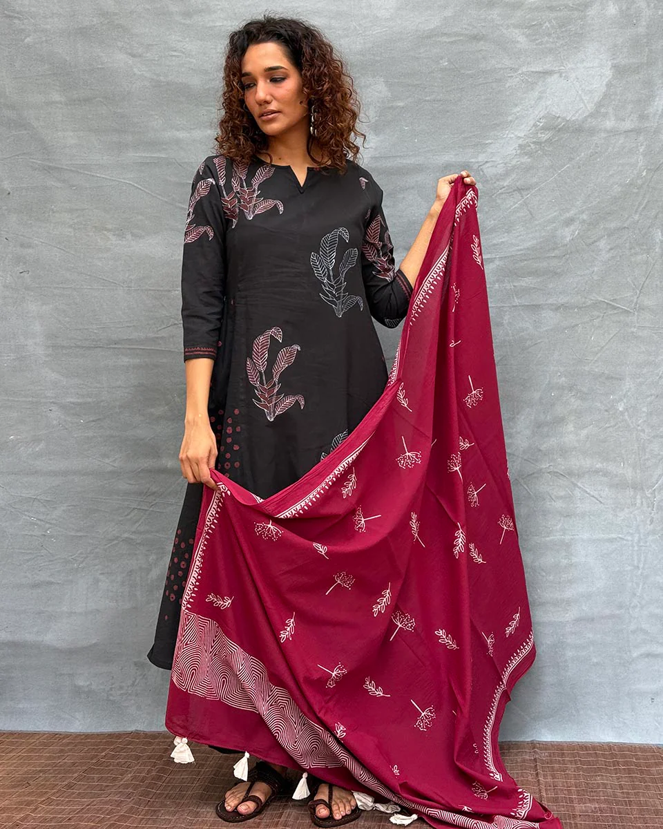 Flicker of Fireflies Blockprinted Cotton Dupatta - Image 8