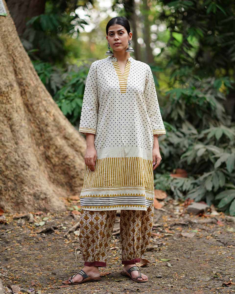 Gulabi Shaam Tu Ivory Block Printed Cotton Kurti - WW - Image 6