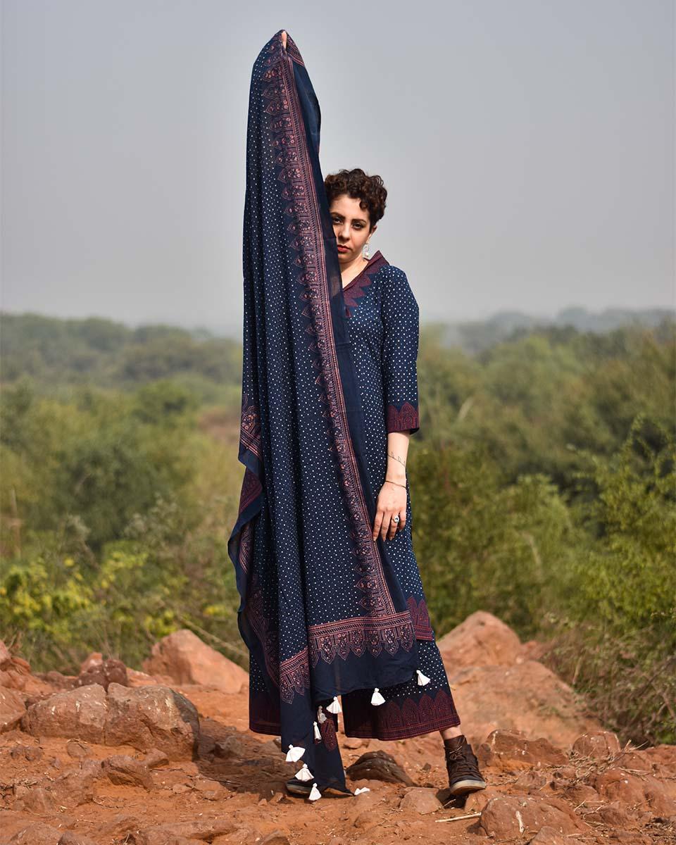 Indigo & Rust Blockprinted Cotton Dupatta - Awargi - Image 4