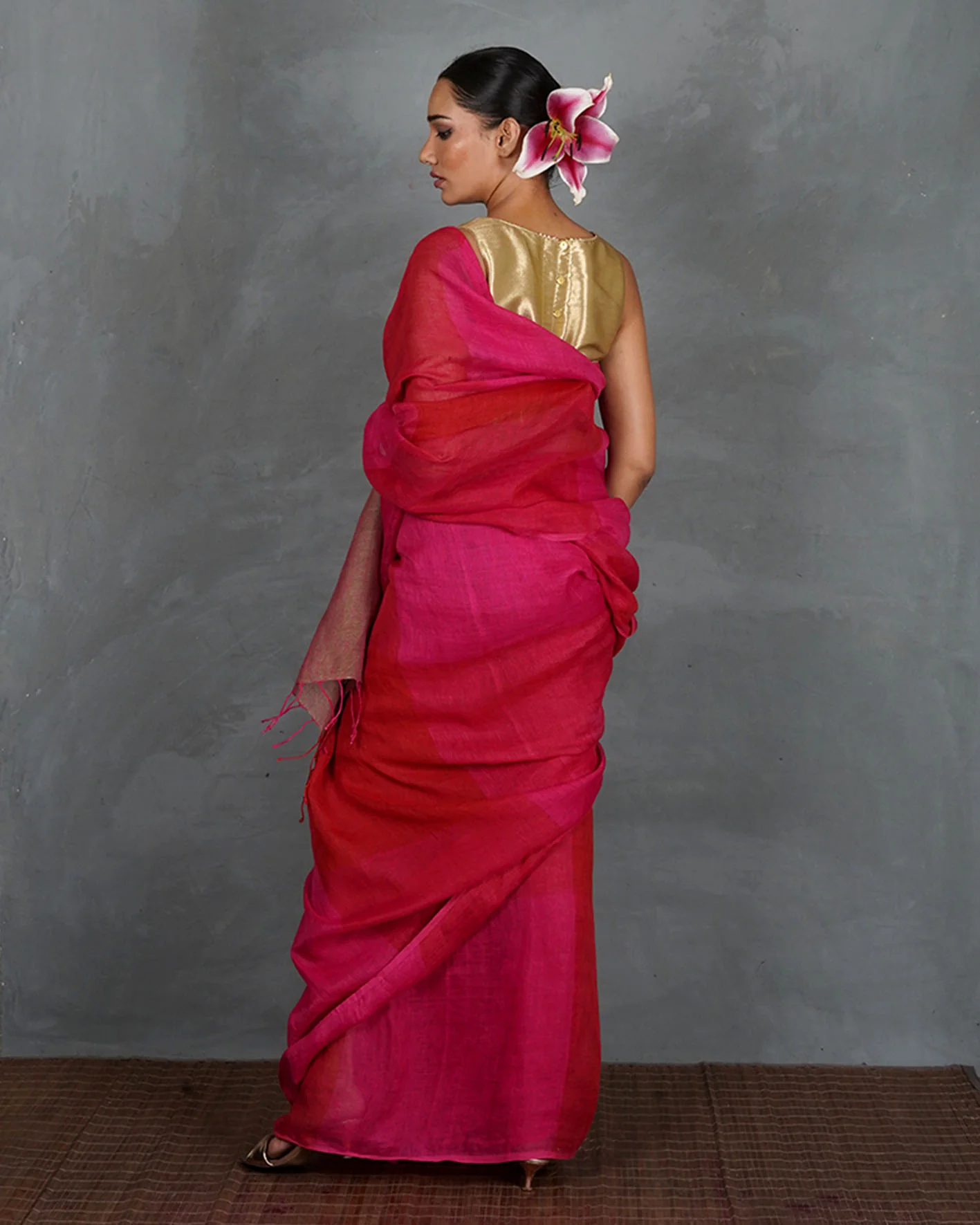 Inner Glow Red With Pink Handwoven Linen Saree - TARA - Image 4