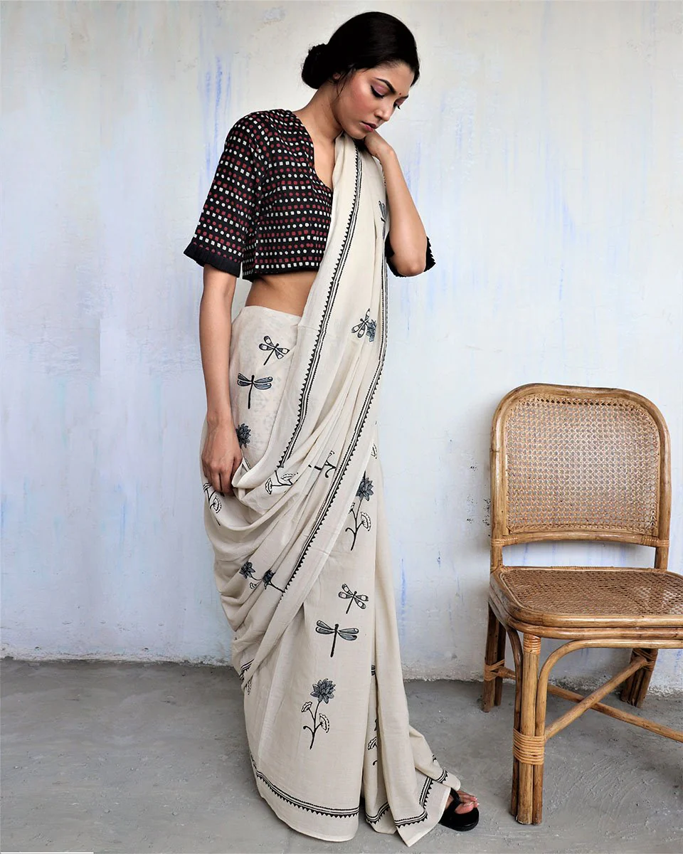 Ivory Black Dragonfly Block Printed Cotton Mul Saree -God - Image 2