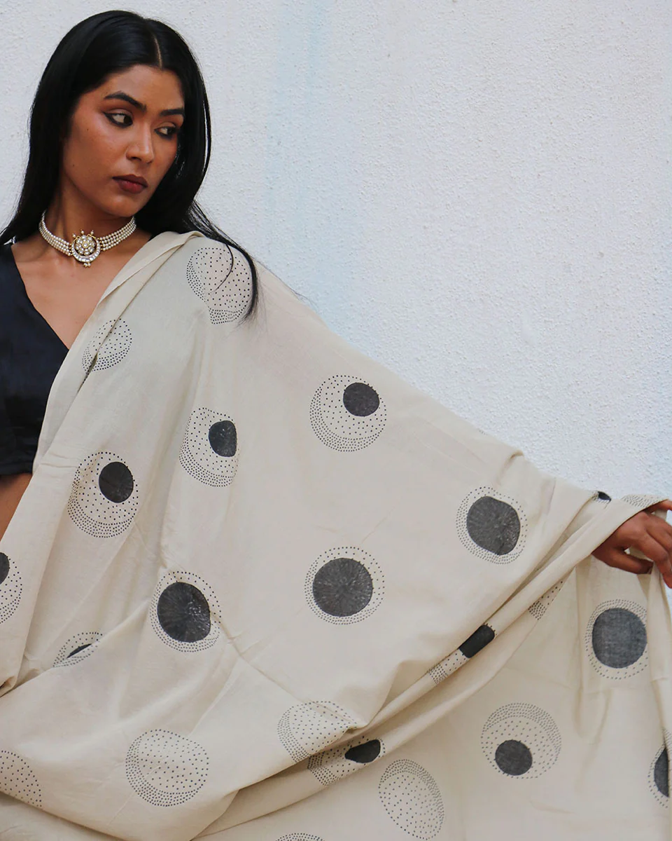 Snowflakes Handblockprinted Cotton Saree - Fmtm - Image 6