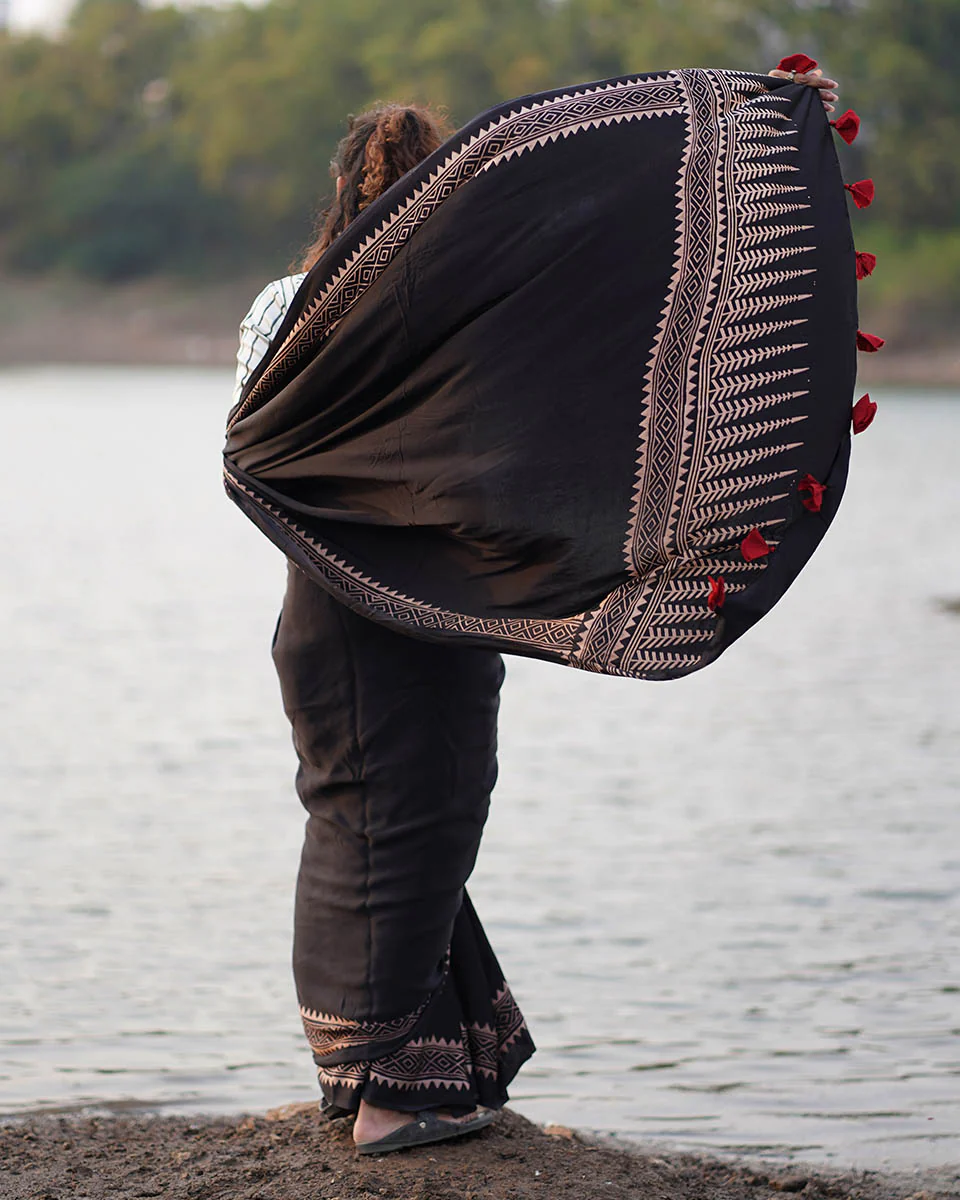 Mansi Black Block printed Modal Silk Saree - Jaisal - Image 5