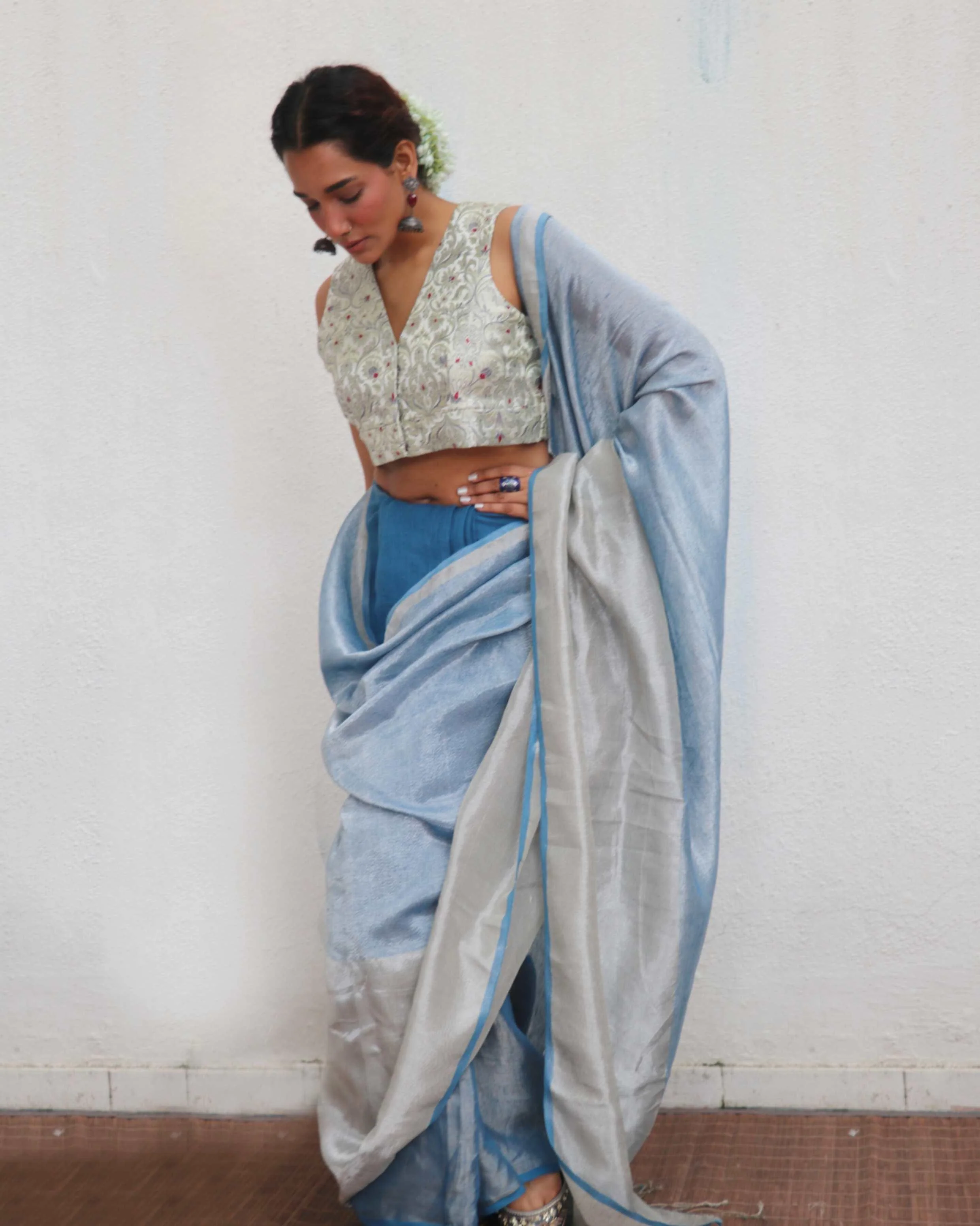 Mazha Blue Handwoven Linen Zari Saree - Jheel - Image 9
