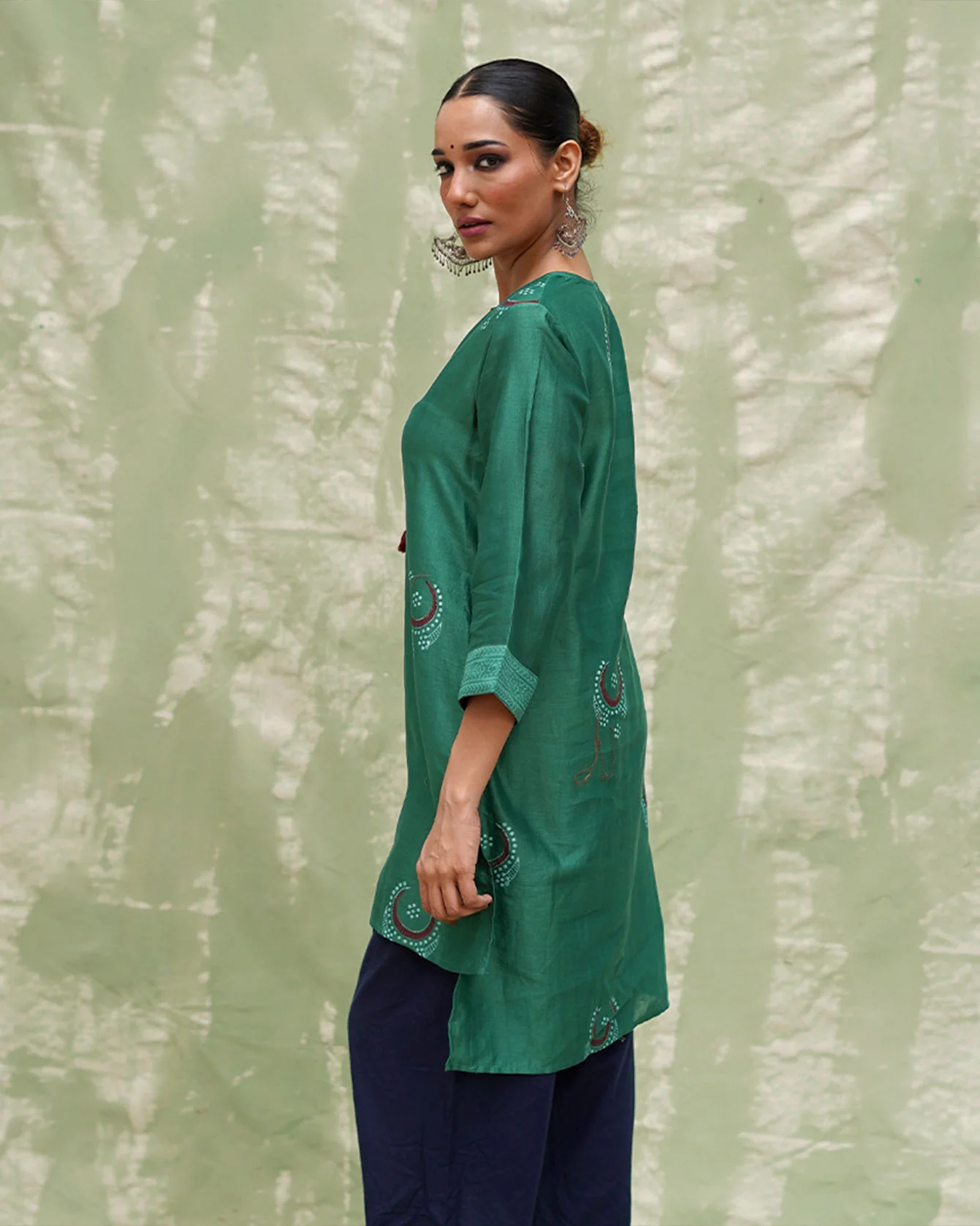 Mere Aangan Mein Green Handblock Printed Chanderi Silk Kurti - CHD - Image 9
