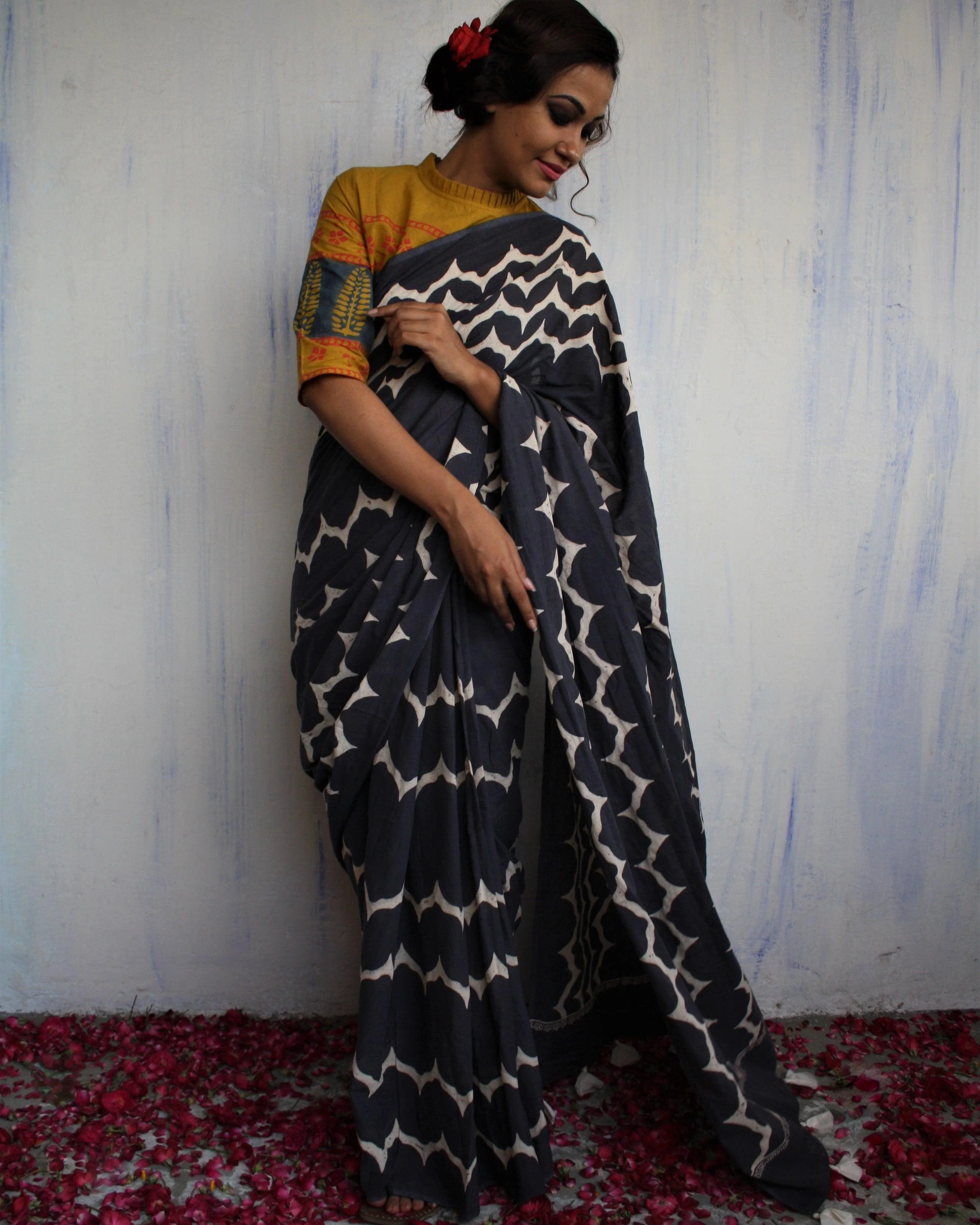 Midnight Blue & White Printed Pure Cotton Saree - Image 5
