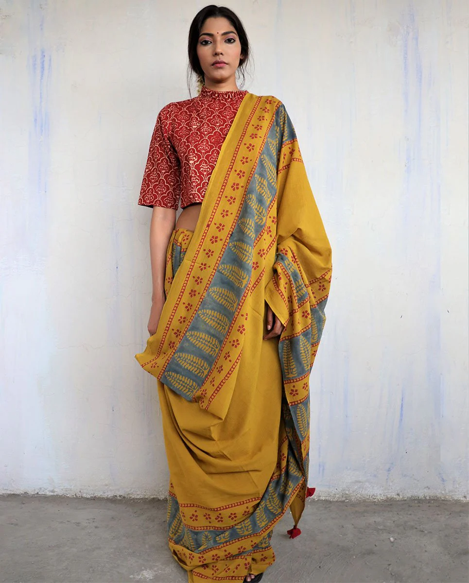 Mustard Block Printed Cotton Mul Saree - God - Image 2