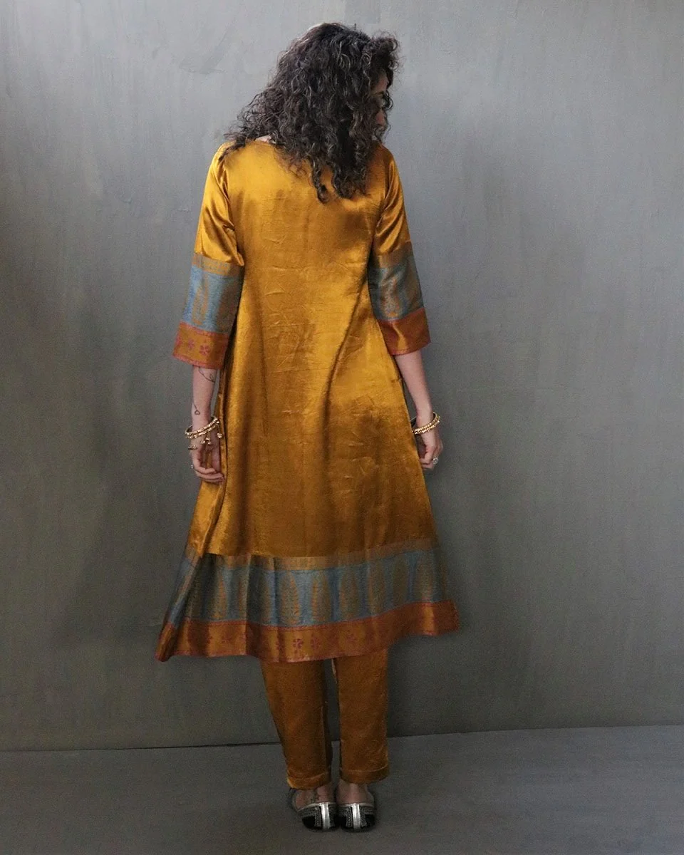 Mariglow Handprinted Mashru Silk Kurta Set - Image 4