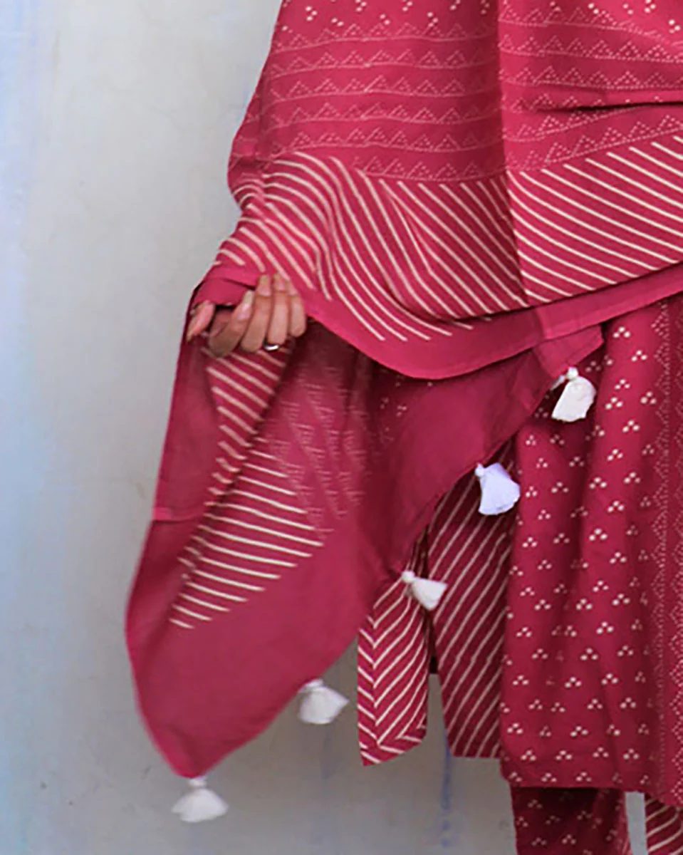 Pink Pure Cotton Block Printed Dupatta-Ajooni - Image 2