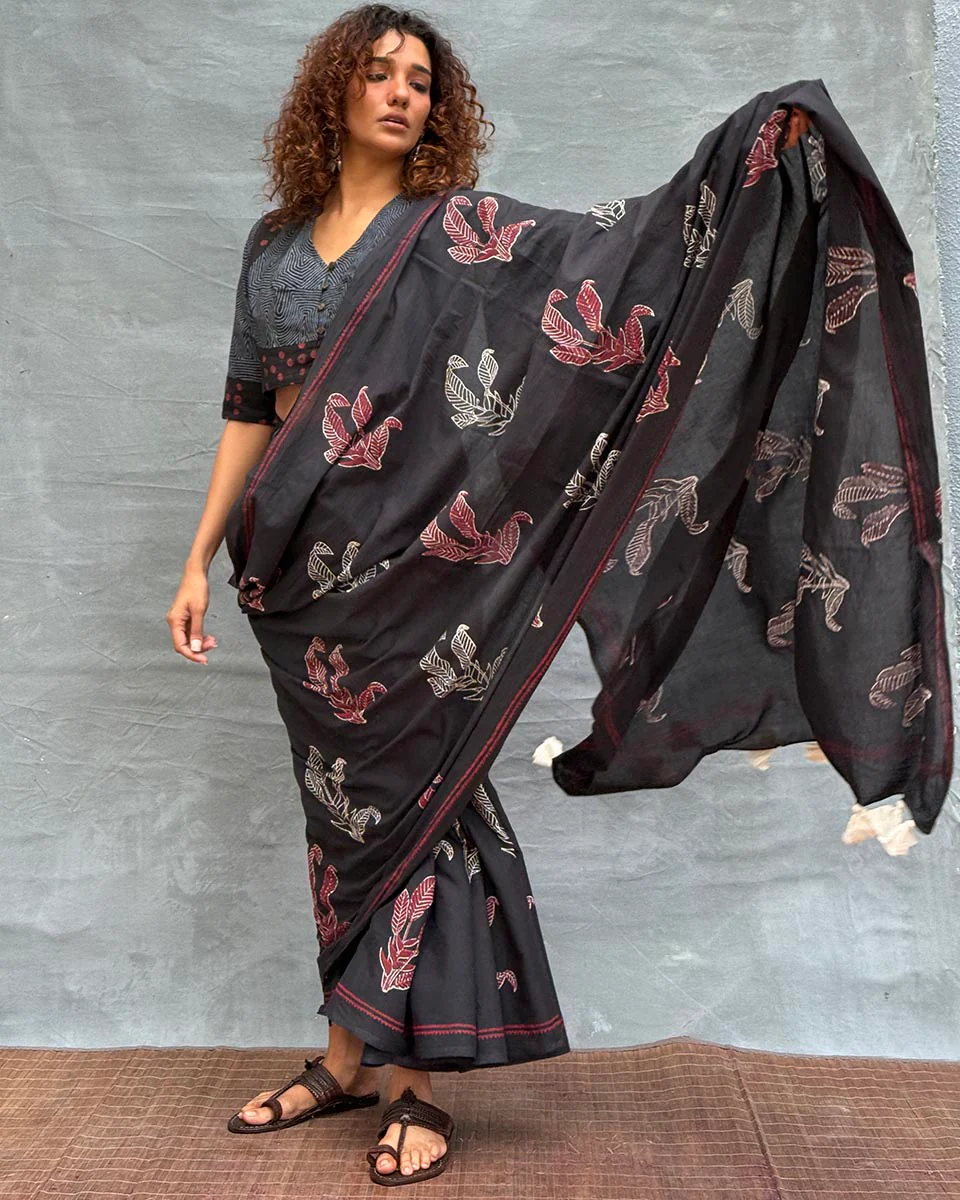 Raindrop Black Block printed Cotton Saree - Image 6