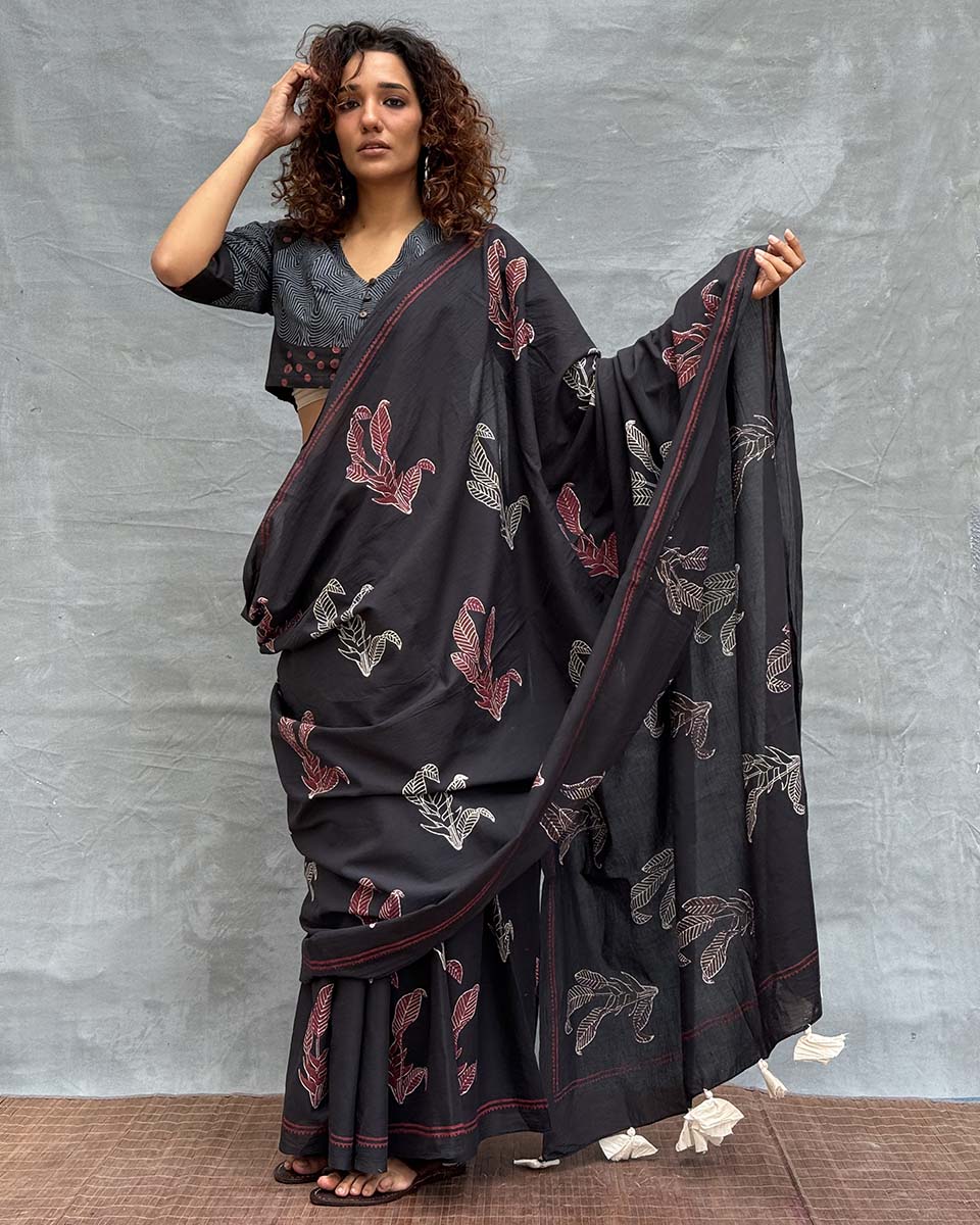 Raindrop Black Block printed Cotton Saree - Image 9