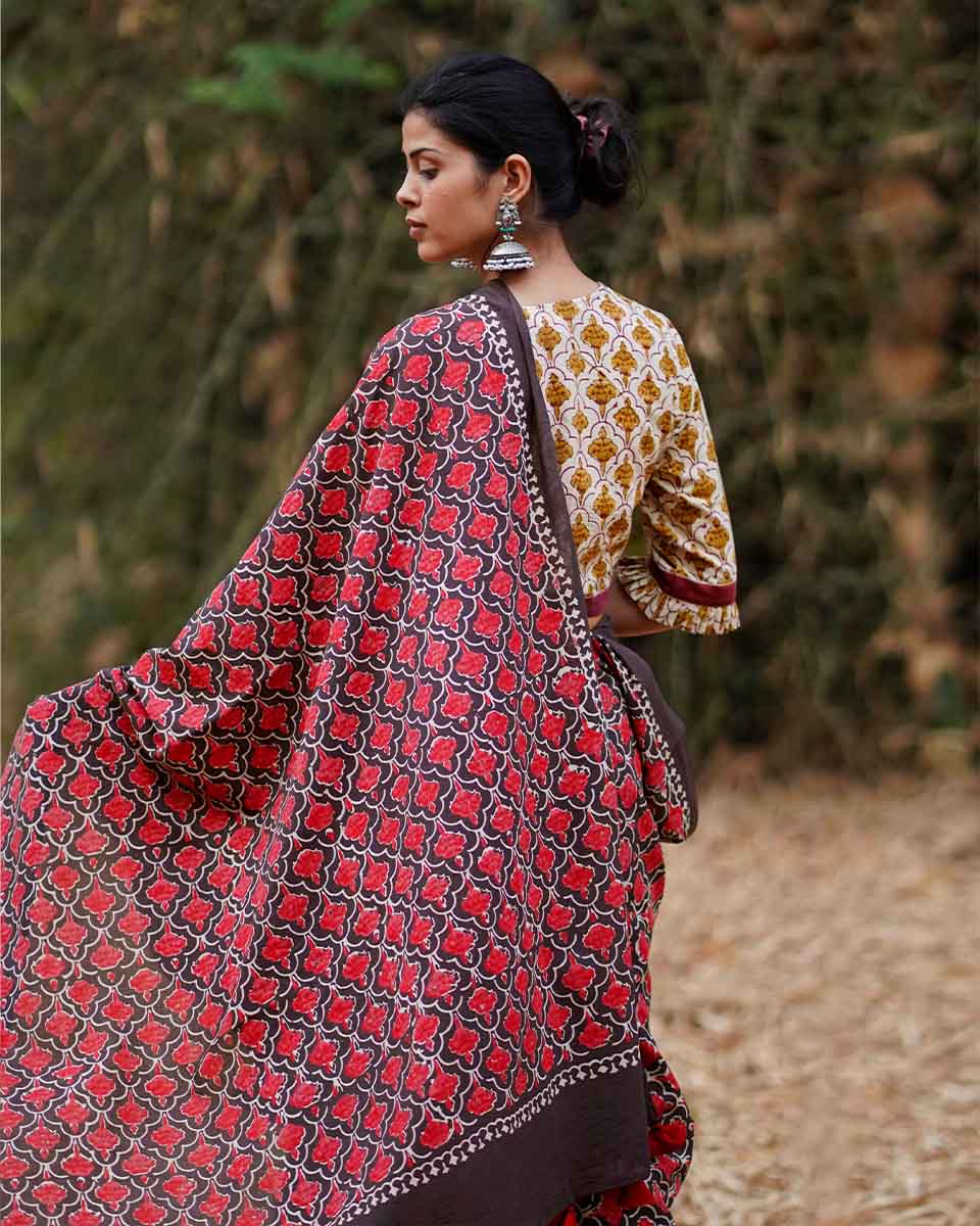 Rimjhim Brown Block Printed Cotton Saree - WW - Image 5