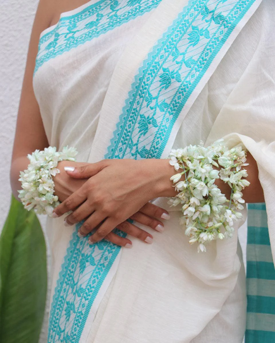 Sadhana Ivory Handwoven Linen Cotton Jamdani Saree - Uma - Image 7
