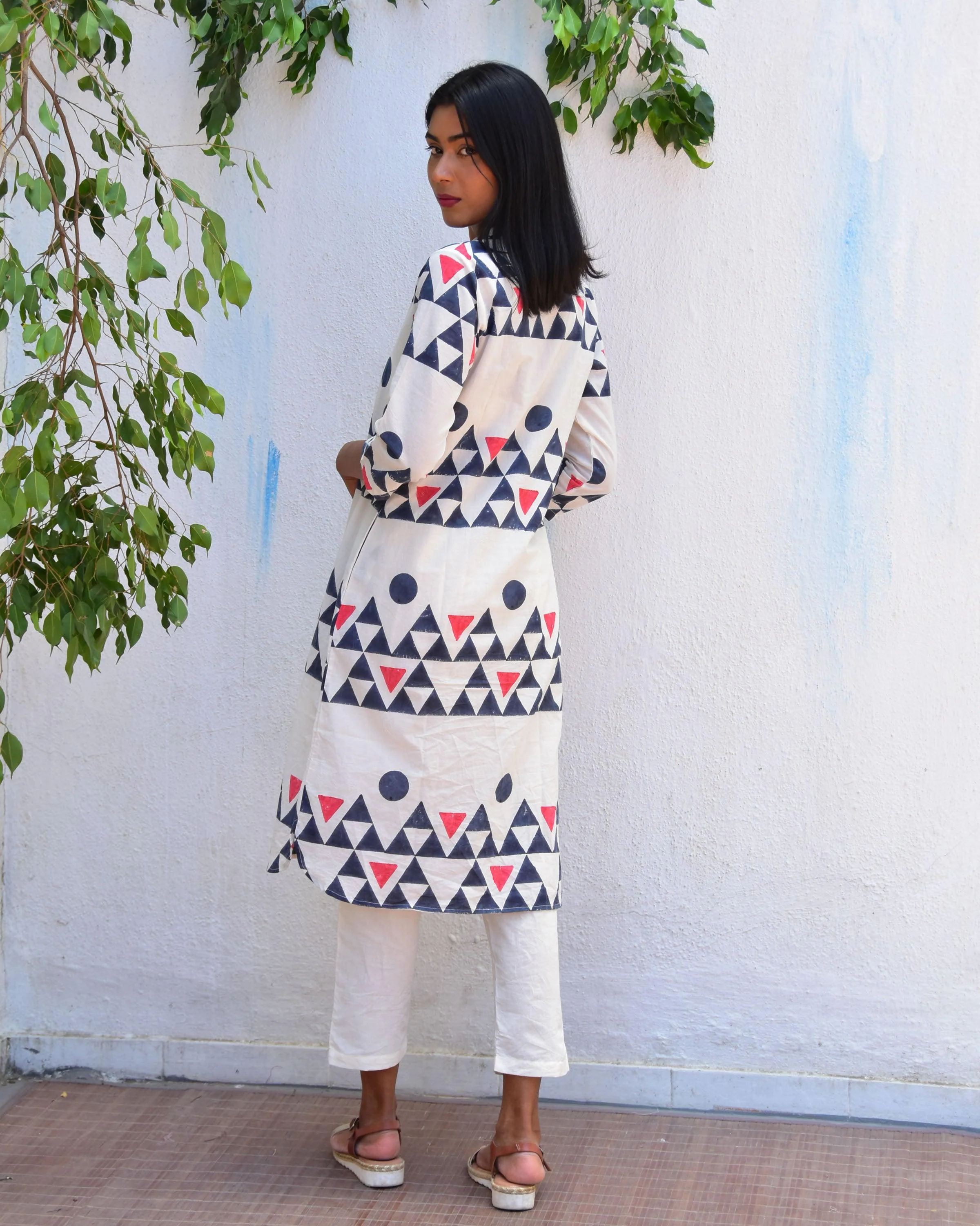 White Handblockprinted Cotton Kurta Set - Vnmn - Image 4