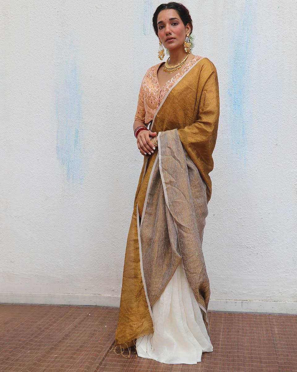 Udvita Golden Handwoven Linen Zari Saree - Onam - Image 2