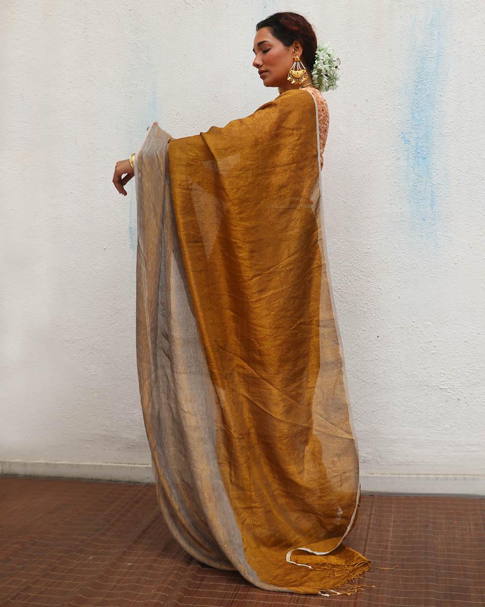 Udvita Golden Handwoven Linen Zari Saree - Onam - Image 5