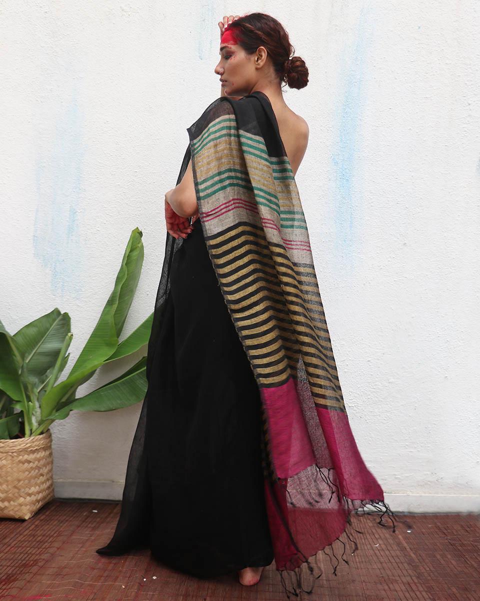Vajrangi Black Handwoven Linen Saree - Kaali - Image 10