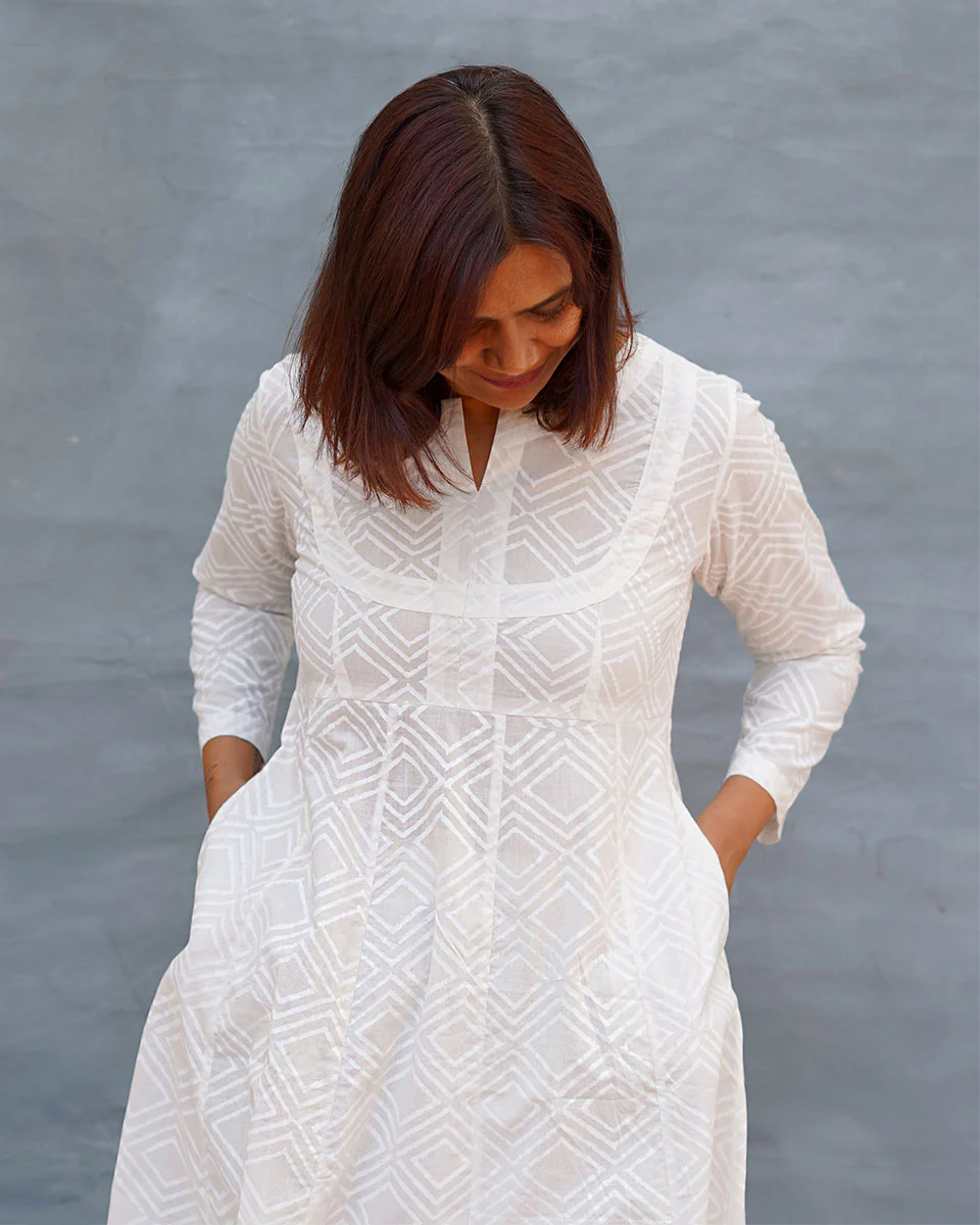 White Wave Handblock Print Cotton Kurta - Safed - Image 6