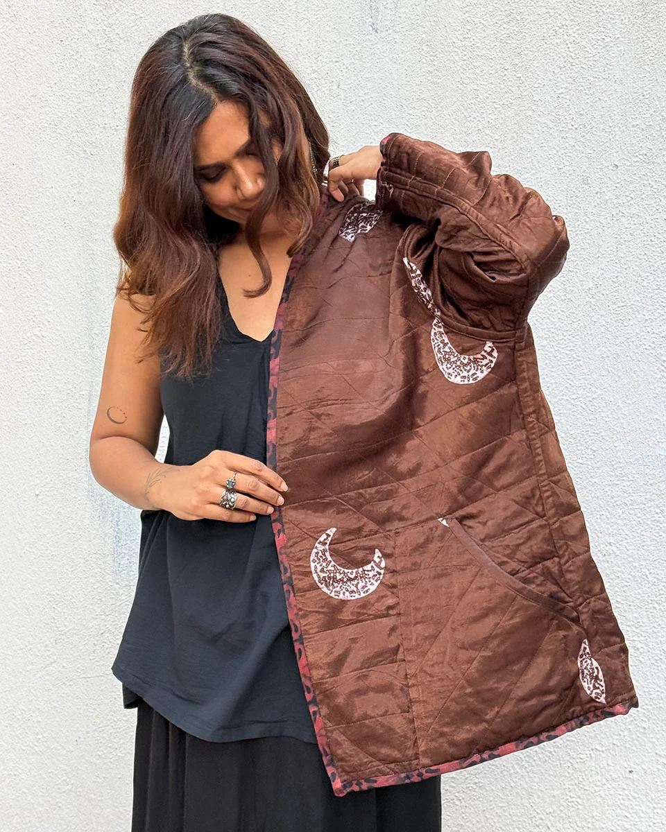 Willow Wrap Mashru Silk Reversible Quilted Jacket - Image 9