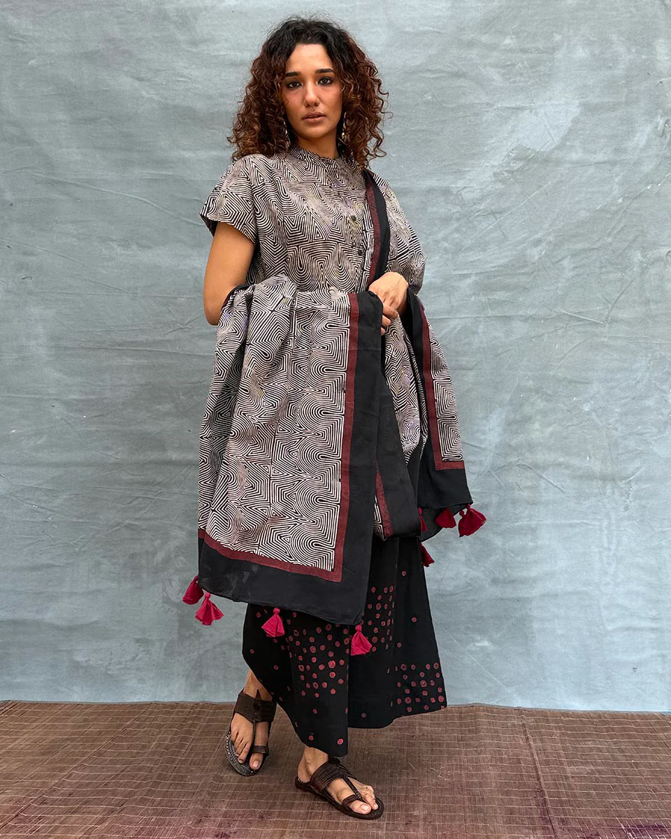 Winter’s Veil Blockprinted Cotton Dupatta - Image 7