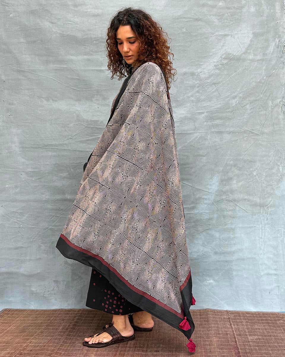 Winter’s Veil Blockprinted Cotton Dupatta - Image 8