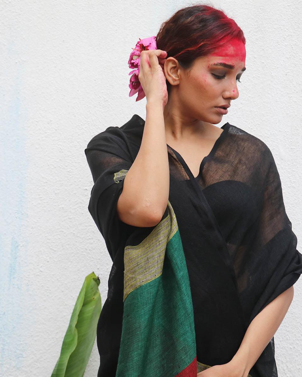 Yogini Black Handwoven Linen Saree - Kaali - Image 4